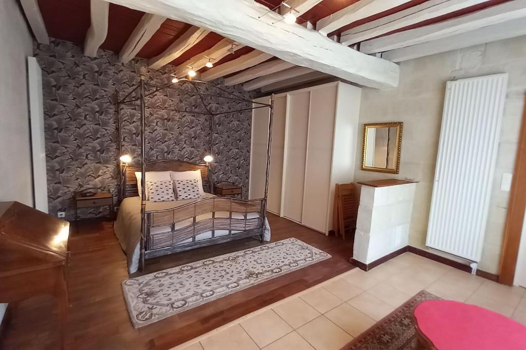 Le Logis De La Tour Villa Loudun Bagian luar foto